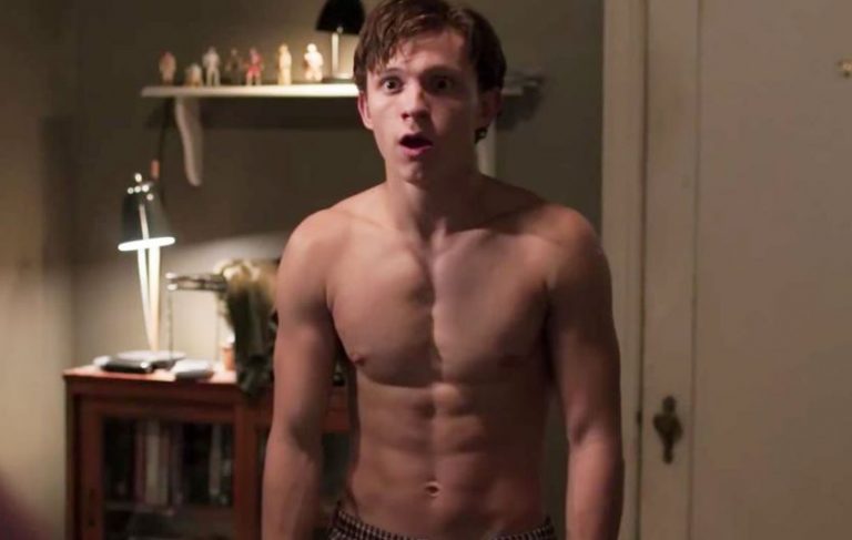 Best Moments When The Mcu Heroes Went Shirtless